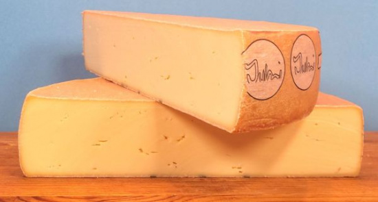 Bergkse aus Heumilch, Aarewasser, mild-wrzig